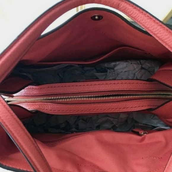 NWT Coach Leather Shoulder Bag and Matching Wallet Set +Free CHARM - Picture 4 of 5